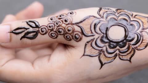 Hand henna mehandi