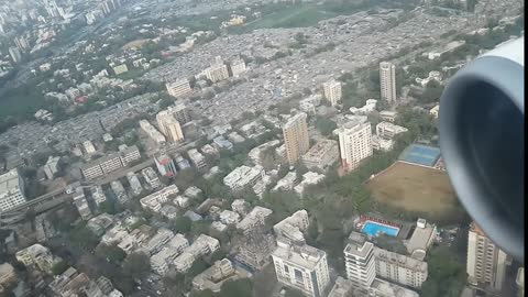 flight landing in mumbai airport