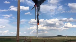 Wind Turbine Catches Fire and Explodes in Texas