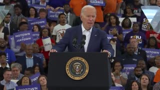 It took about 30 seconds for Biden's brain to completely malfunction at his Michigan event. 🤯⏳