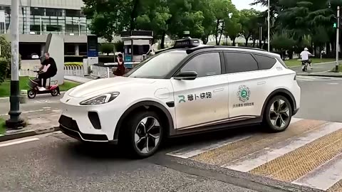 As robotaxis hit China streets, drivers fear they're out of work | REUTERS | A-Dream