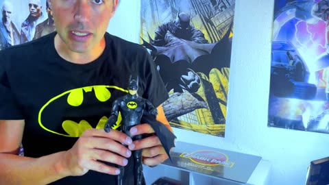 Batman primer Unboxing de figura DC (with english subtitles / captions)