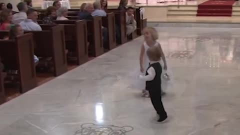 Kids add some comedy to a wedding - Ring Bearer Fails new