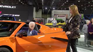 Biden tours the Detroit Auto Show ahead of EV speech
