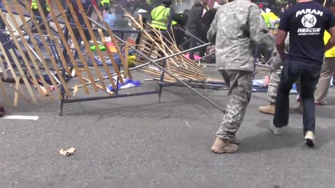 [Video at scene]Explosions and aftermath at Boston Marathon 15 April 2013