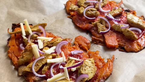 Sweet potato pizza with veggie chicken and spinach