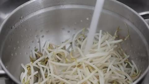 10-min. Easy Flavourful Korean Bean Sprout Salad