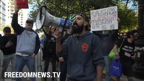 Protesters dump trash on Gracie Mansion lawn