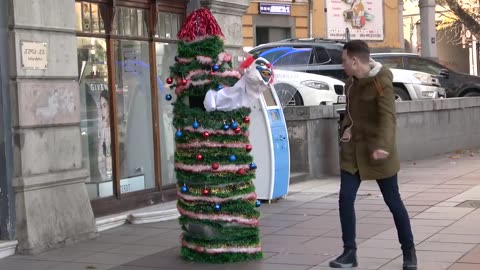 Clown in The Christmas tree Scare Prank #2 🎃👻 - New Year's joke