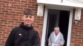 Grandson makes TikTok video with his grandma and the results are incredible