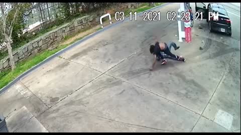 82 Year Old Man Tackles Armed Carjacker