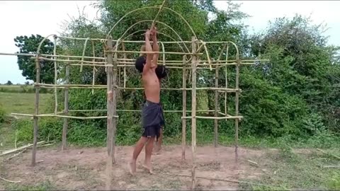 Primitive Building : Make a house on palm leaves