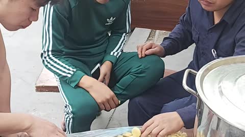 At break time, the workers eat a few refreshments