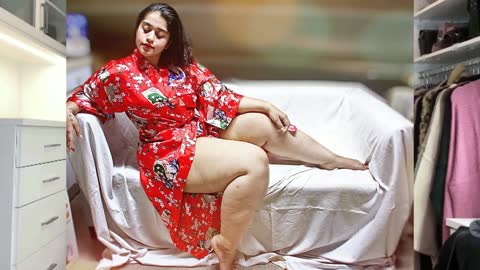 Azmeen .. Plus size Model Biography Facts Fashion nova India