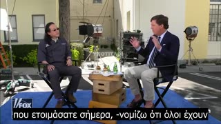 Ο Tucker δοκιμάζει γευστικούς γρύλους καλυμμένους με σοκολάτα!