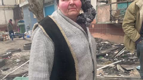 Mariupol emerges from the siege. “We’re alive, and I hope they’re alive too.”