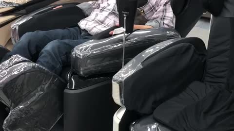 Japanese men love falling asleep in department stores massage chairs