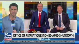 Fox News anchor confronts Menendez on Puerto Rico beach photo