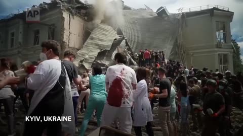 Surgeon recalls losing consciousness after Kyiv children's hospital was struck by missile.mp4