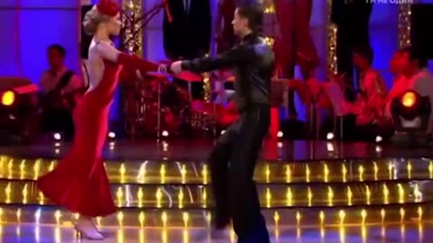 Old Dance video of Volodymyr Zelenskiy with the stars