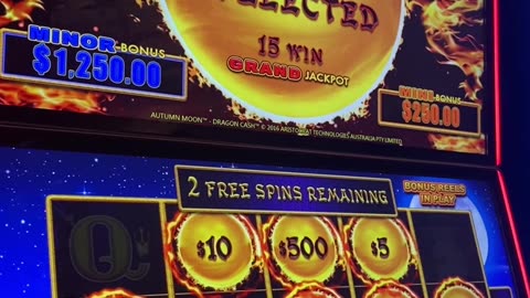 YUGE AUTUMN FIREBALLS!!! #slots #casino #slotmachine #slotwin #jackpot #bonusfeature #casinogames