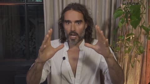 Sexuelle Gewalt? Jetzt attackiert Russell Brand Social-media-Konzerne