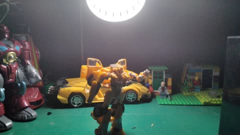 Bumblebee upgrades himself Transformers stop motion