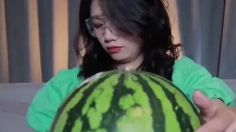 Watermelon Vs. Elastic bond