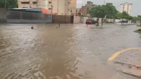 Cars are floating, houses are sinking! Severe flooding in Maracaibo, Venezuela