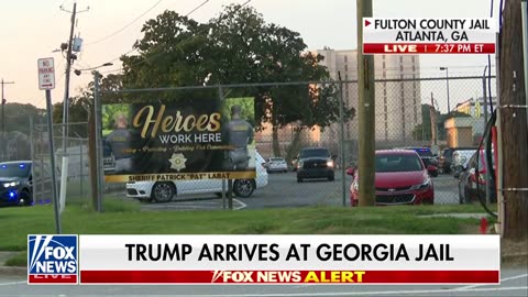 Trump turns himself in at Georgia Gail