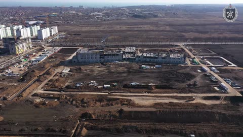 🇷🇺 In Mariupol, a new large medical center is being built by military builders.