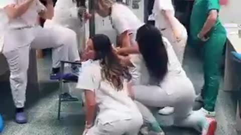 2020 España (Enfermeras Tik Tok - Masonería sanitaria)