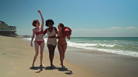 HOT BIKINI GIRLS ENJOYING ON THE BEACH TOGETHER
