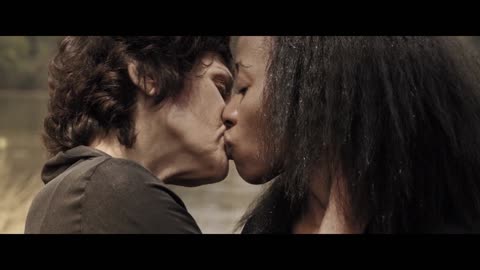 Jewel / Kissing Scene — Siya and Tyra (Nqobile Nunu and Michelle Botes)