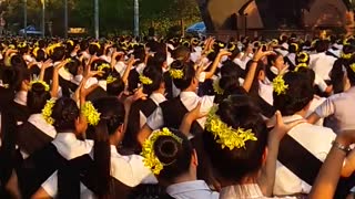 Wow! More than 35,000 people in Isaan Northeast Thai dancing