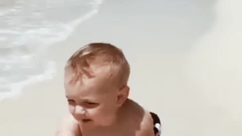 viral Child reaction on Sea beach