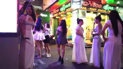 [4k] How is Vietnam Now_ Ho Chi Minh City Nightlife Street Scenes So Many Pretty Ladies! #43