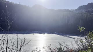 SHADOW and LIGHT on BEAUTIFUL FROZEN Mirror Lake! – Mount Hood – Oregon – 4K