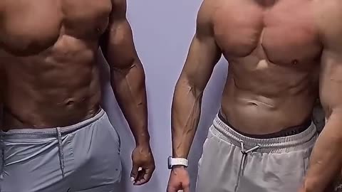 Larry Wheels vs Joesthetics: Who’s playing the Piano chest ?