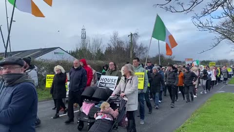 Wicklow Ireland: Population protesting against their replacement by the globalist agenda..