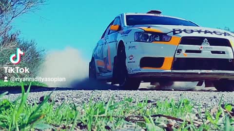 Record slow motion rally Cars