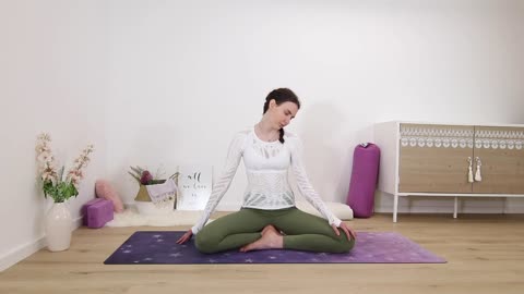 Gentle Upper Body Yin Yoga for Beginners: Relaxing Stretch for Neck, Shoulders, and Back I Fit Minds