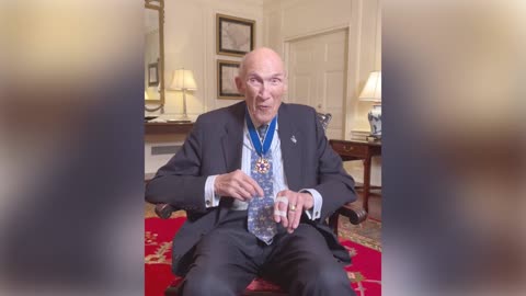 0261. Senator Alan Simpson 2022 Medal of Freedom Recipient