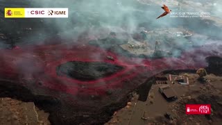 Drone shows erupting lava blocks in La Palma