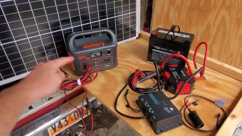 THE simplest off-grid 12v system - solar+power station