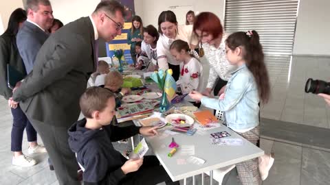 Ukraine's Zelenska presents refugee kids project