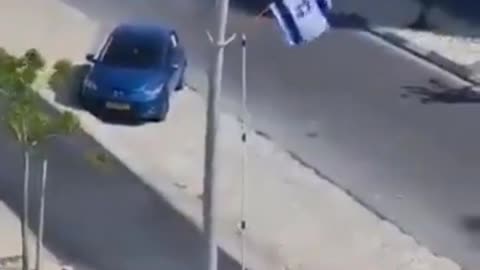 Anti-Israeli Jews take down the flags of the Zionist state from the streets in Beit Shemesh.