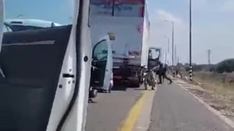 🚨 IDF Troops Intercept Hamas Vehicle with Hostages on Israeli Highway | RCF