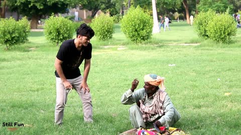 REAL SNAKE PRANK - EPIC SNAKE PRANK IN PAKISTAN - FUNNY REACTION - STILL FUN SNAKE PRANK