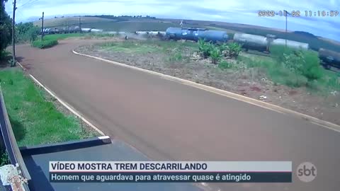 Trem de carga descarrila e vagões tombam em ferrovia do Paraná | Primeiro Impacto